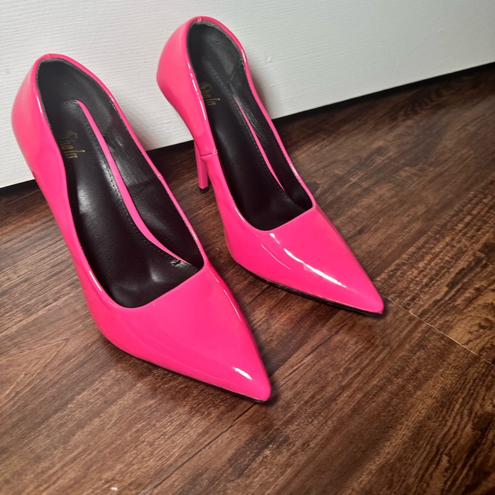 Pink gloss heels